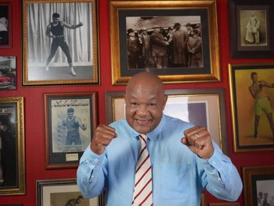El exboxeador George Foreman es demandado por dos mujeres que lo acusan de abuso sexual