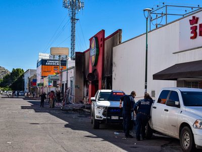 Ordenan arrestar a 25 personas por el incendio en la tienda Waldo’s de Hermosillo