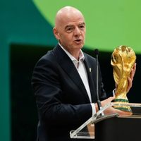 Infantino, presidente de la FIFA, es objeto de una nueva denuncia penal por parte de Platini