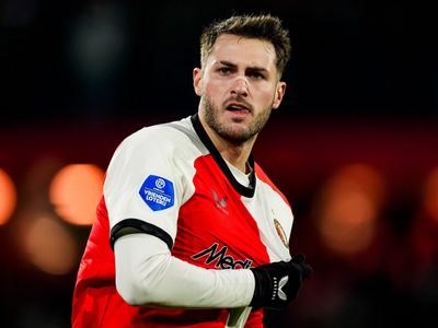 Así fue la chilena de Santiago Giménez con el Feyenoord (Video)