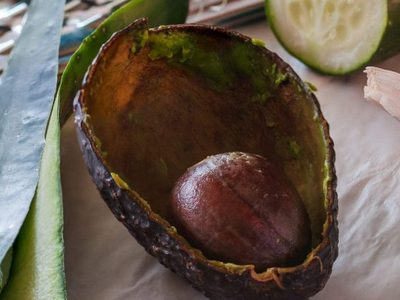 No las tires: cómo usar las cáscaras de palta y aprovecharlas al máximo
