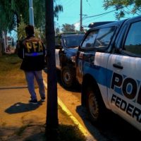 Allanaban la casa de su ex pareja y fue detenido por romper la prisión domiciliaria