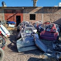 Secuestran autopartes y millones de pesos