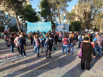 Organizaciones sociales marcharon a la Gobernación para pedir ayuda financiera y de alimentos