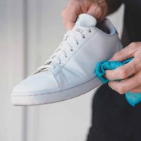 Con 2 ingredientes: dejá tus zapatillas blancas, como nuevas, y sin gastar en quitamanchas