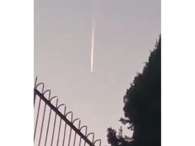 Comparten en redes presunto cometa o meteorito en el cielo del centro del país
