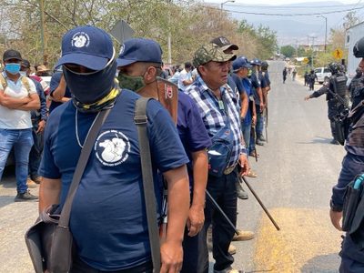 Miles de policías comunitarios ocupan Chichihualco y provocan tensión y zozobra