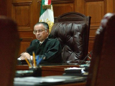 Expresidente de la SCJN, Mariano Azuela fallece a los 89 años