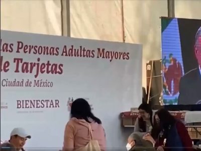 Kenia López denuncia ante el INE promoción de AMLO en la entrega de tarjetas de pensión