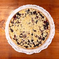 Torta matera de arándanos sin amasar y en pocos minutos: la hacés mientras preparás los mates