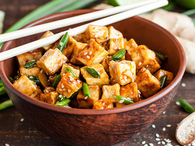Con solo 2 ingredientes, mirá cómo podés hacer tofu casero para freezar y olvidate de la dietética