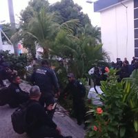 Policías de Acapulco paran labores para exigir sus salarios atrasados