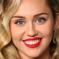 ¿¡Error fashionista!? Miley Cyrus usó un look bastante controversial que generó polémica