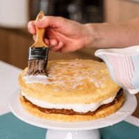 Sin horno y sin amasar: la receta de una torta de coco y dulce de leche práctica e ideal para llevar a las juntadas