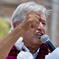 Peña debe atender directamente el TLC: López Obrador
