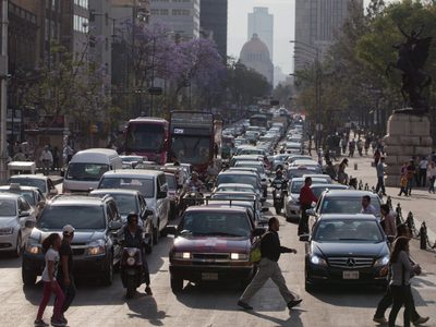 Topes aumentan el gasto de gasolina en vehículos y la exposición a contaminantes: UNAM