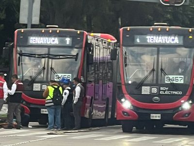 Metrobús atropella a una mujer en Vallejo