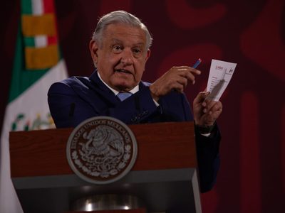 AMLO presentó su declaración patrimonial y reportó un aumento salarial de 61 mil pesos