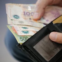 Indec: los salarios volvieron a perder con la inflación y quedaron casi un punto por debajo