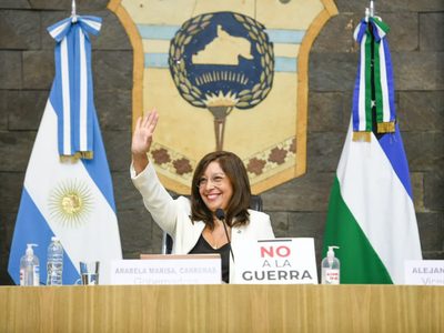Con varios proyectos a futuro, Arabela Carreras se dirigió a la Legislatura