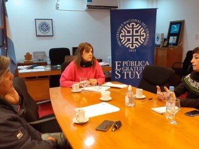 Por una “universidad intercultural”: rectora de la UNCo se reunió con representantes mapuches