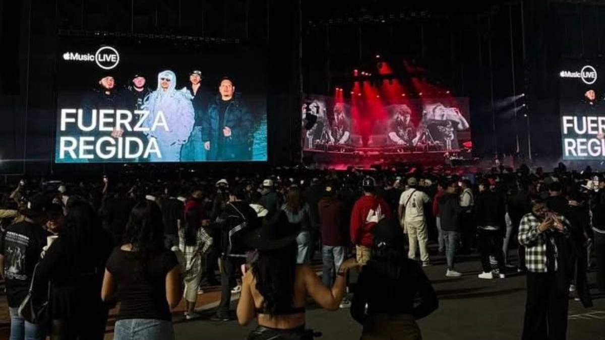Concierto de Fuerza Regida en el Estadio GNP Seguros en la CDMX