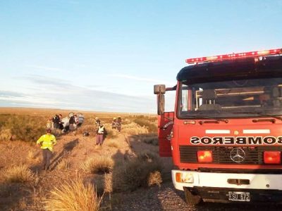 Un vuelco en la ruta nacional 22, cerca de Plaza Huincul, dejó a dos personas heridas