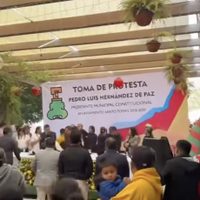 Alcalde de Edomex toma protesta y luego huye de la policía (Video)