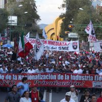 Electricistas piden a AMLO revertir la entrega de hidroeléctricas a Mota-Engil