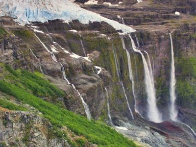 Parque Nahuel Huapi sancionó a decenas de visitantes por cruzar zonas prohibidas en la Garganta del Diablo