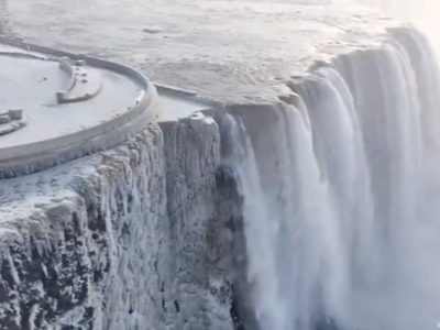 Así lucen las cataratas del Niágara tras congelarse parcialmente (Videos)