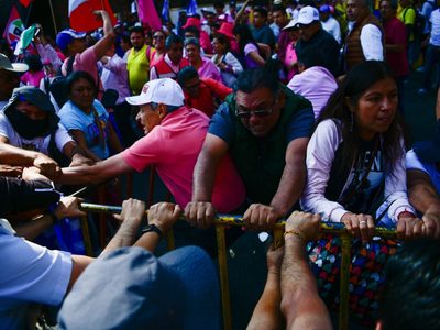 CNTE reporta seis maestros heridos tras confrontación con la “marea rosa”