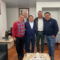 Políticos, empresarios y periodistas hacen pasarela por la casa de Mario Marín