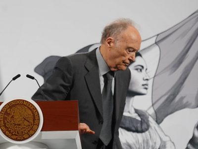 FGR se deslinda de Gertz Manero por afirmación de montaje en caso Florence Cassez