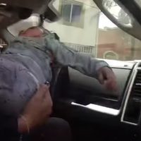 Policías rescatan a dos niños de un incendio en Guadalupe, NL