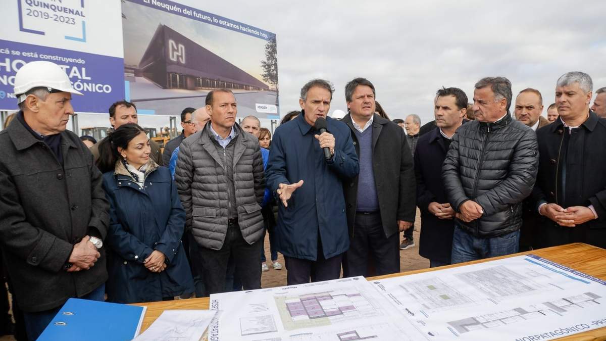 Acto de inicio del Hospital Norpatagónico. Fuente: (Twitter)