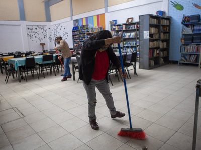 SEP afina plan de regreso a clases, pese a casos de contagio por covid-19