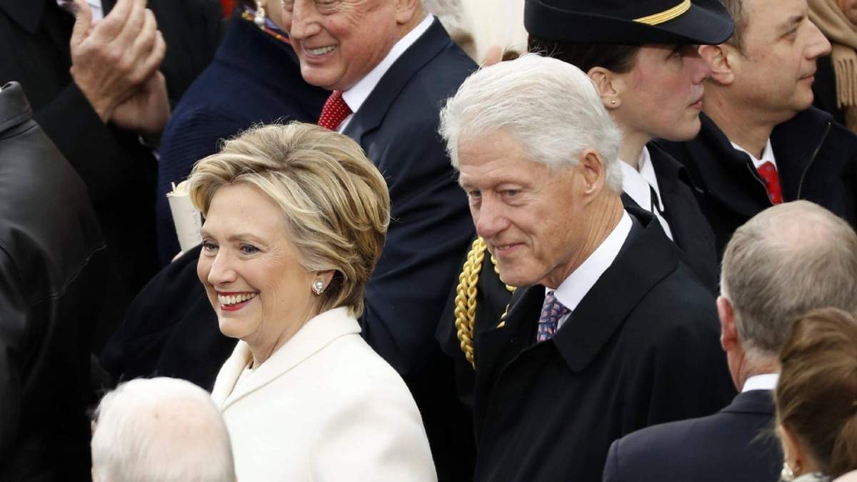Bill y Hillary Clinton apuntaron hoy contra el presidente Donald Trump. Fuente: (Twitter)