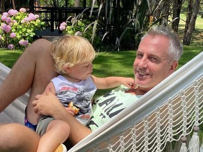 ¡Un padre inspirador! Así es como Marley y Mirko enternecen las redes sociales en esta cuarentena