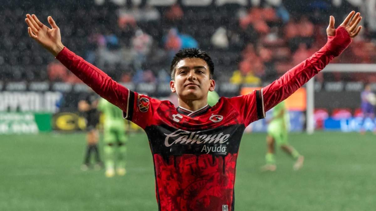 Gilberto Mora en el partido Xolos conttra