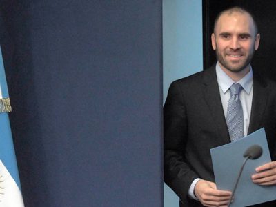 El Gobierno oficializó la propuesta de reestructuración de la deuda