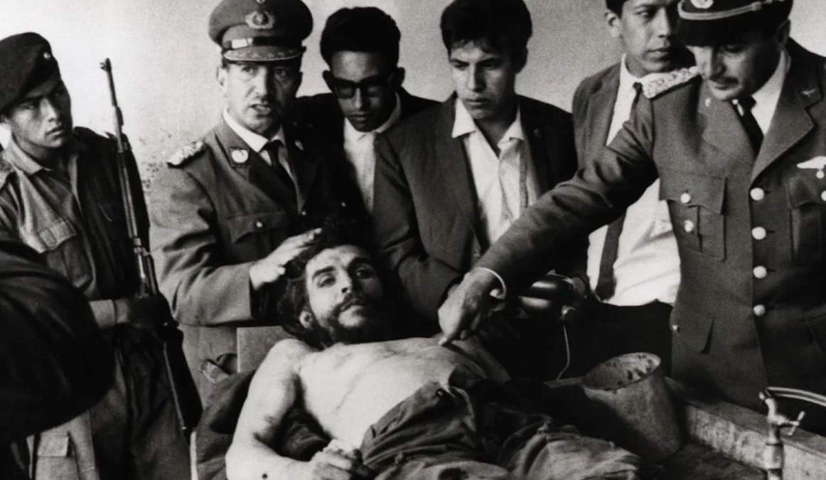 El guerrillero tras ser abatido