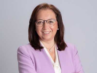 La diputada antiabortista Llanos Massó, de Vox, asume la presidencia del Parlamento valenciano