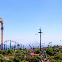 Accidente en Six Flags: el parque y la FGJ reportan "estable" a joven de 18 años