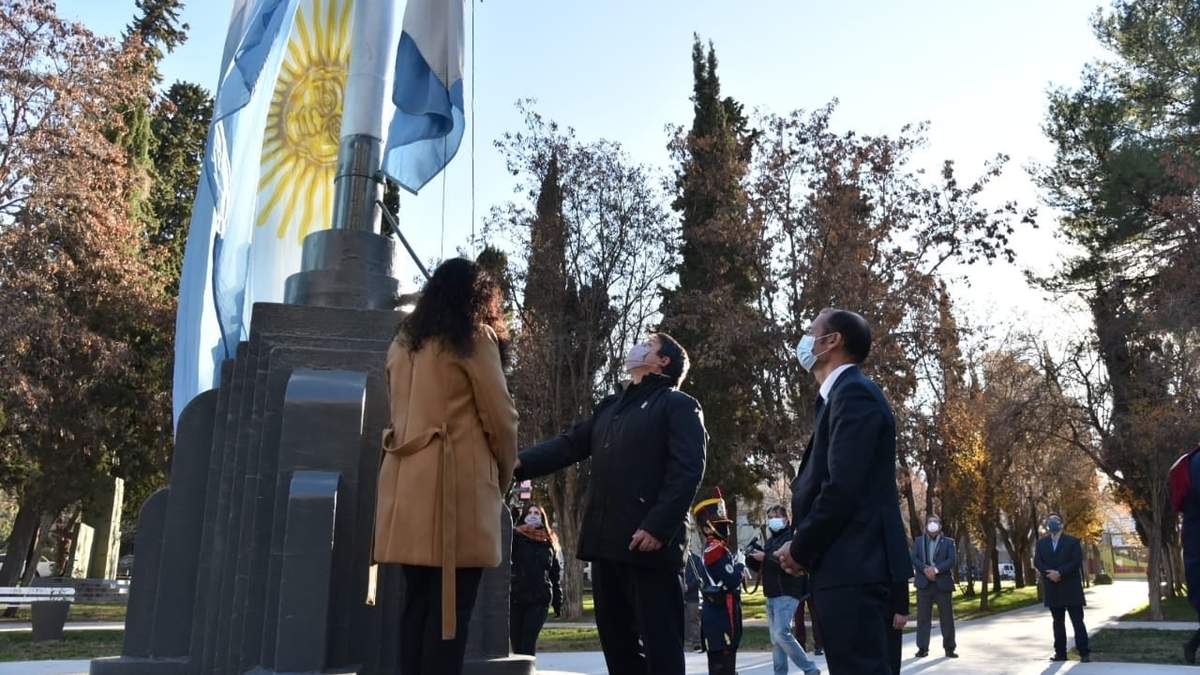 Acto por el 9 de julio en Neuquén Capital. Fuente: (Twitter)