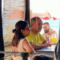 López-Gatell desata de nuevo ira en redes, ahora por fotos en la playa