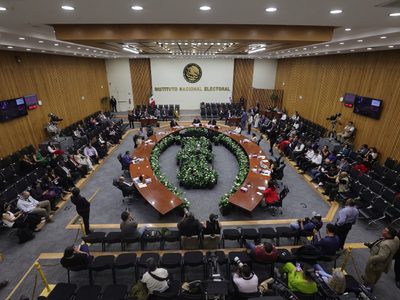 INE multa a Morena con más de 21 mdp por irregularidades en precampaña de elecciones de 2024