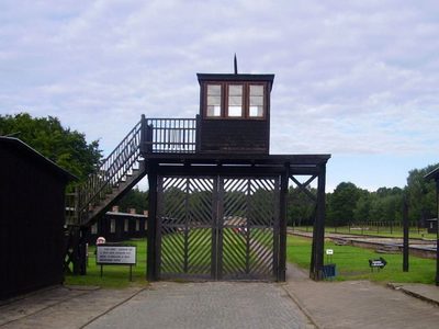 Secretaría de un campo nazi de concentración se niega a declarar en el juicio en su contra