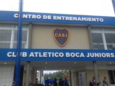 Escándalo en Boca: el juvenil que se marchó "libre" sin avisarle nada al club