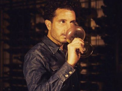 Sommelier de fama internacional hace delivery de vinos de alta gama
